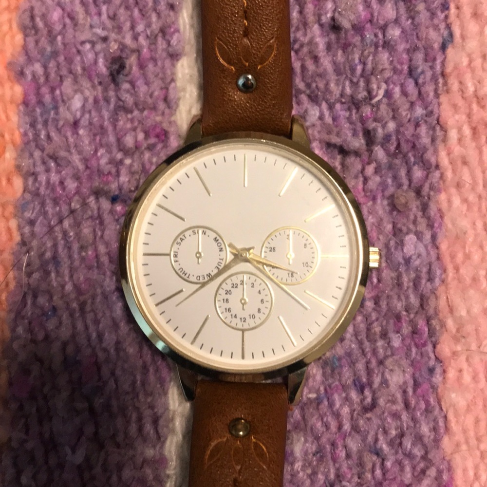 Watch - Picture 2 of 3